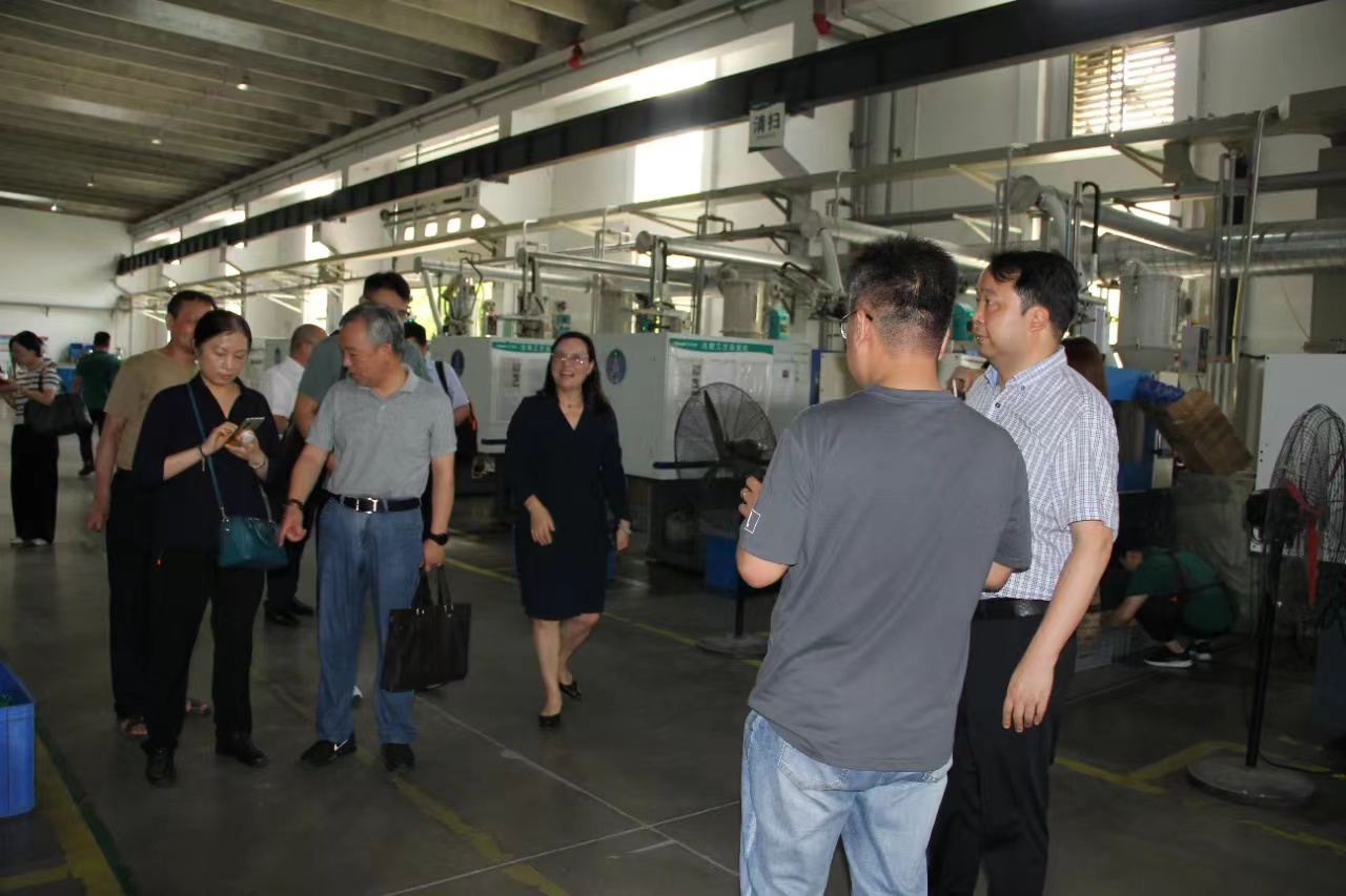 喜訊！南京林業(yè)大學(xué)樂(lè)卡智能五金研究院掛牌成立！